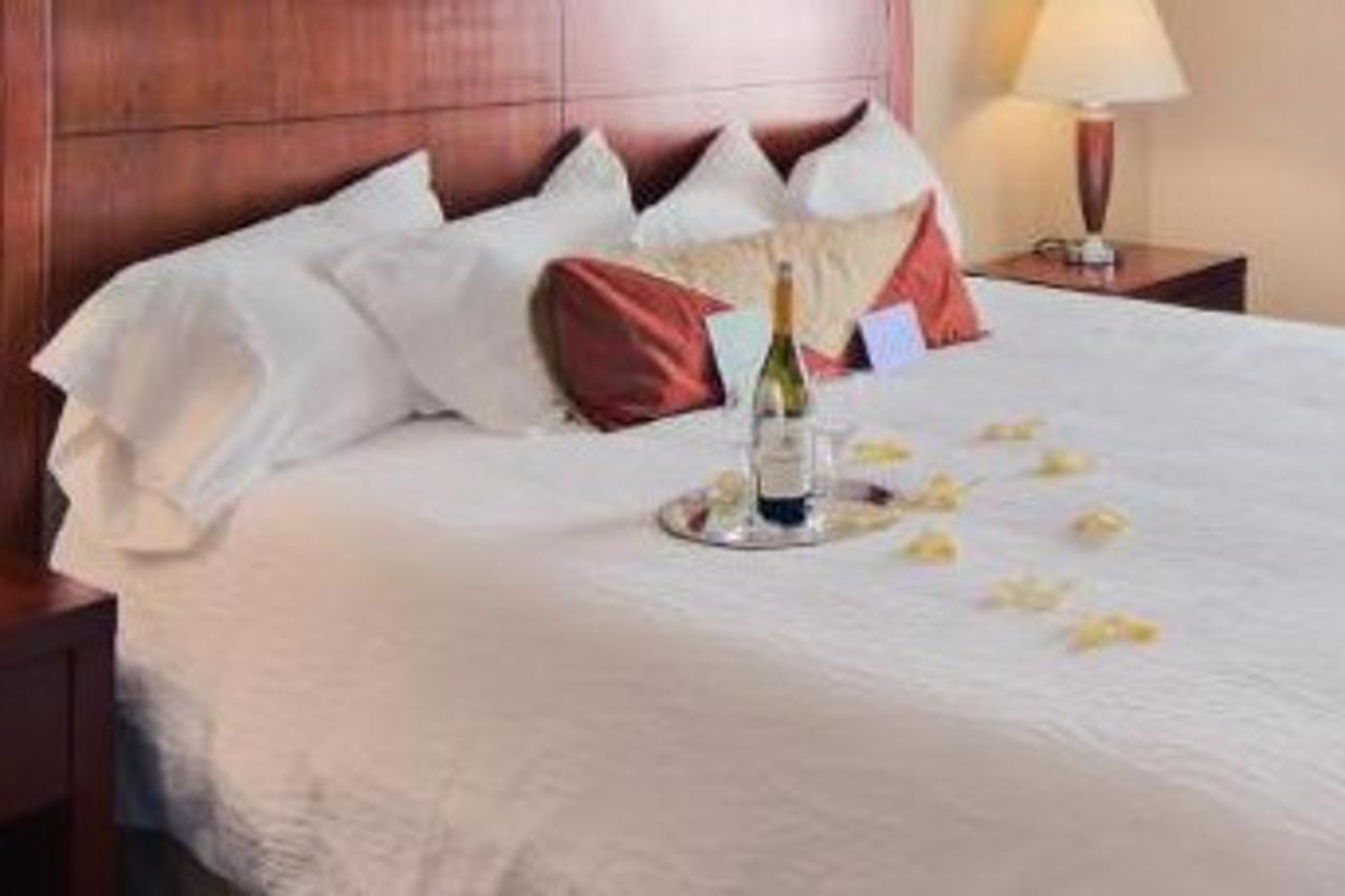 Hilton Garden Inn Ларами Екстериор снимка