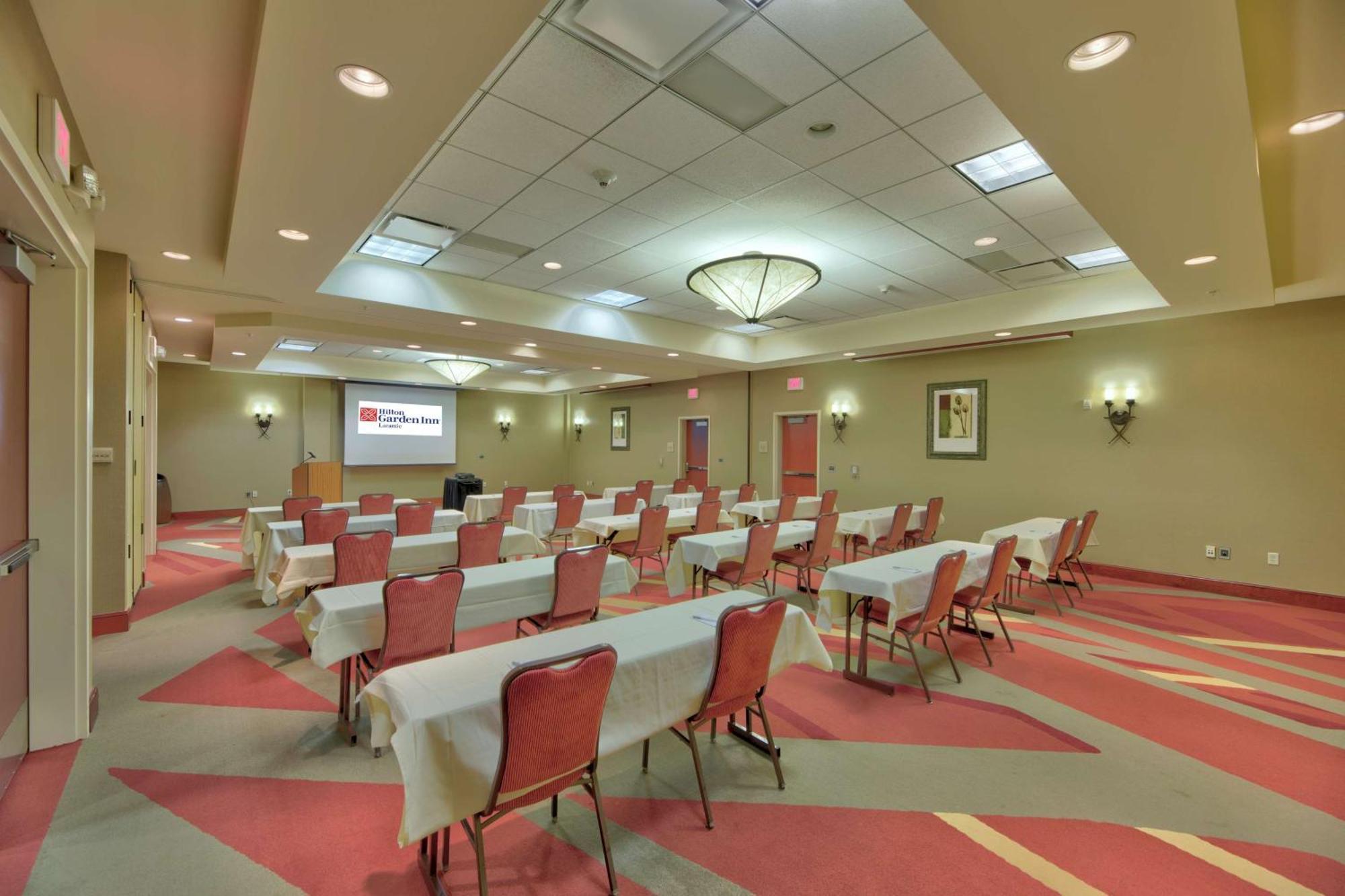 Hilton Garden Inn Ларами Екстериор снимка