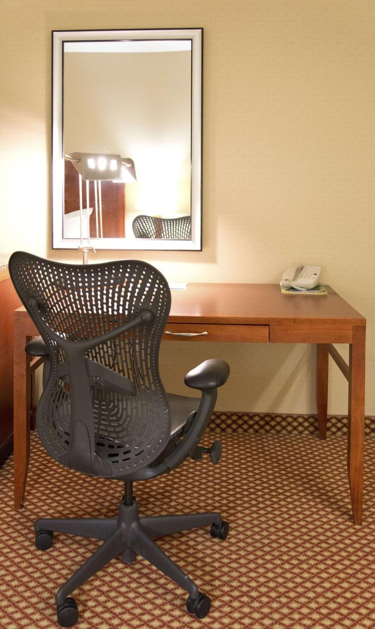 Hilton Garden Inn Ларами Екстериор снимка