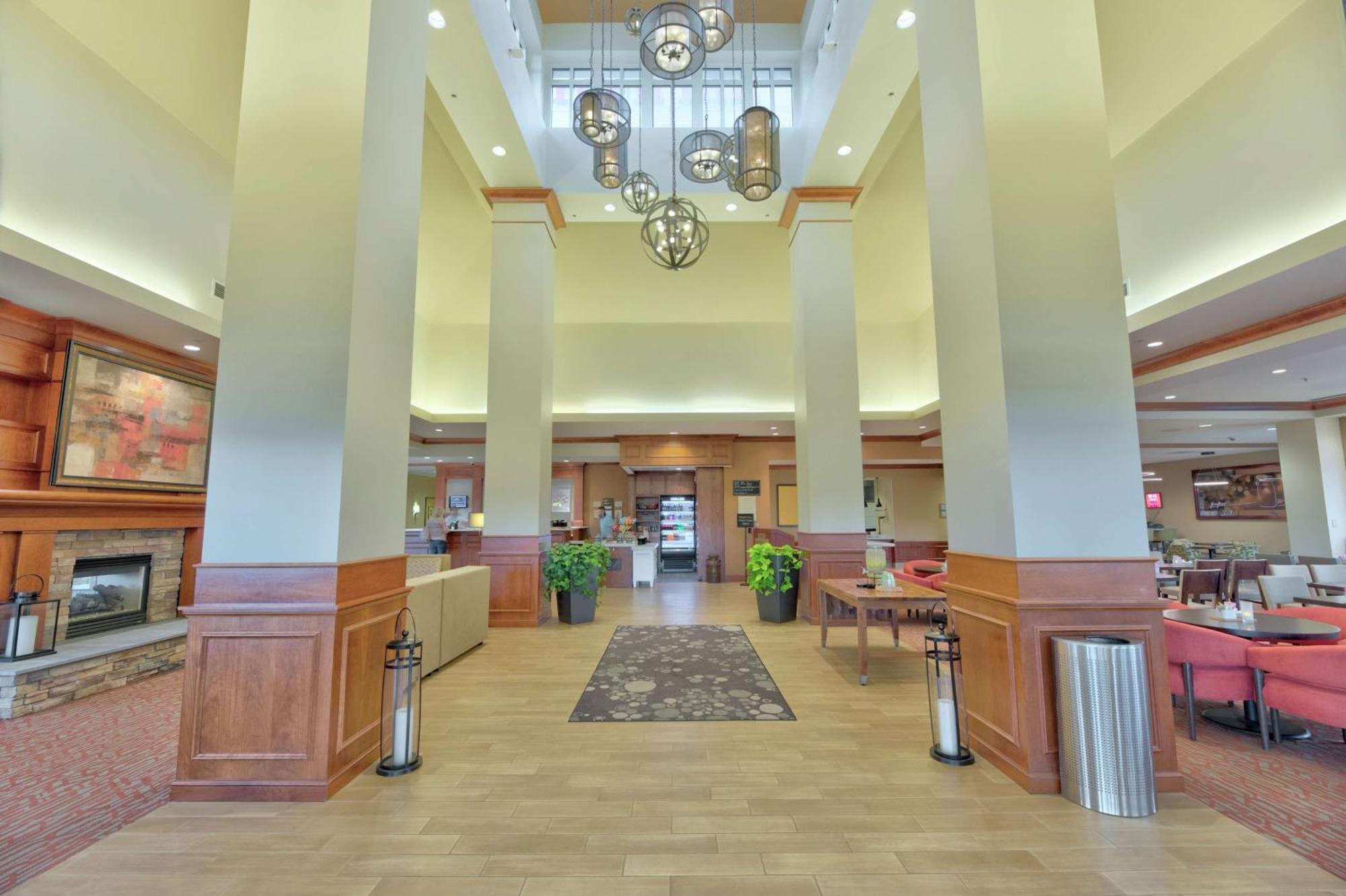 Hilton Garden Inn Ларами Екстериор снимка