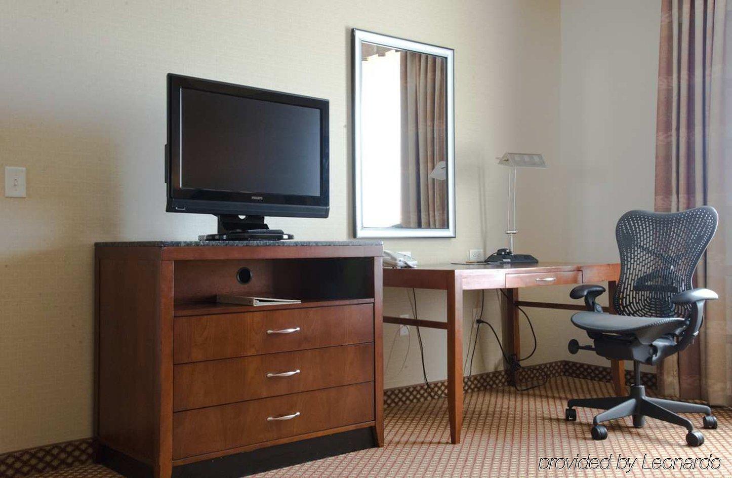 Hilton Garden Inn Ларами Екстериор снимка