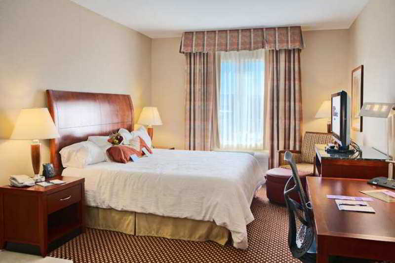 Hilton Garden Inn Ларами Стая снимка