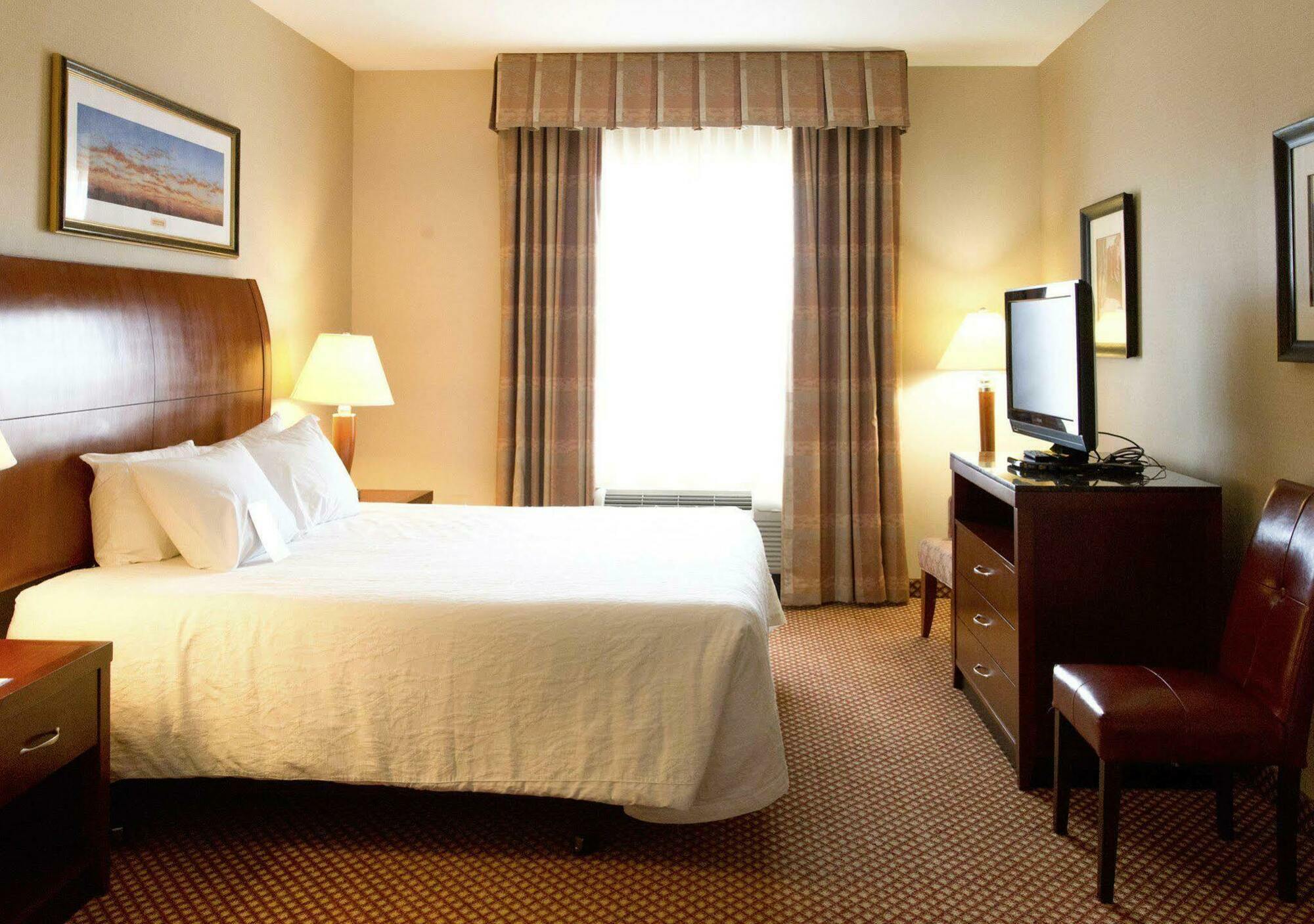 Hilton Garden Inn Ларами Екстериор снимка