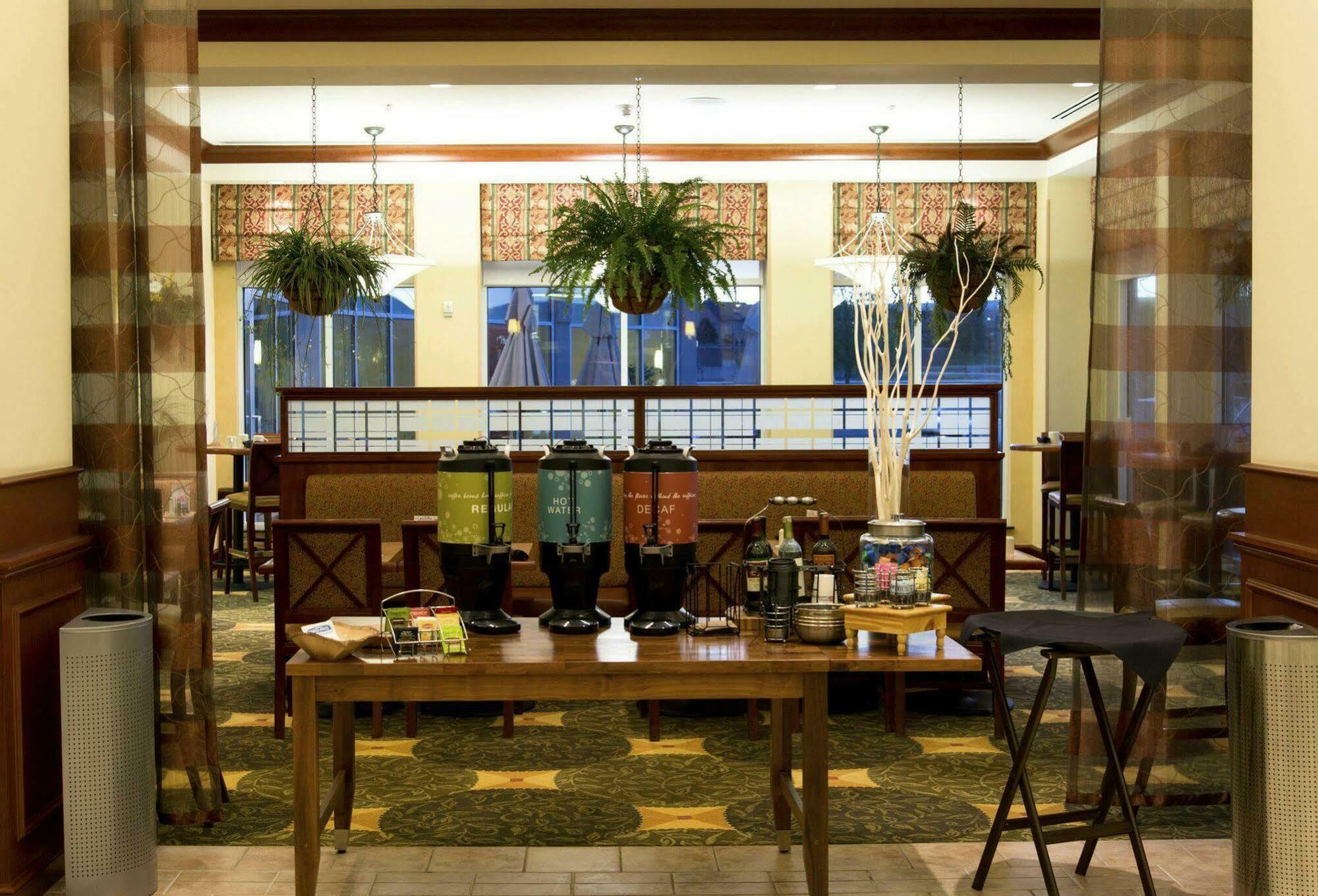 Hilton Garden Inn Ларами Екстериор снимка